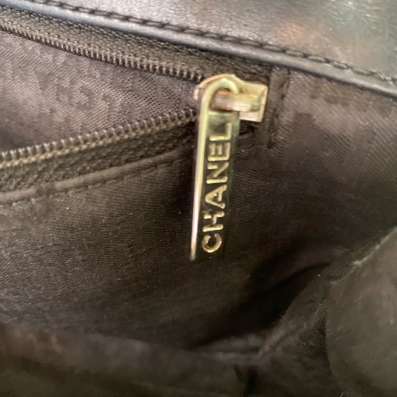 *RARE* Black SquareStitch Patent Leather Chanel - Picture 8 of 8